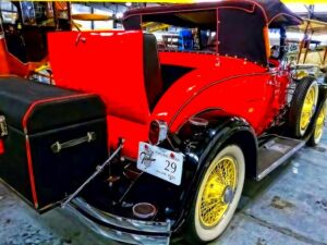 Antique Car With Rumble Seat  MEWSNAO